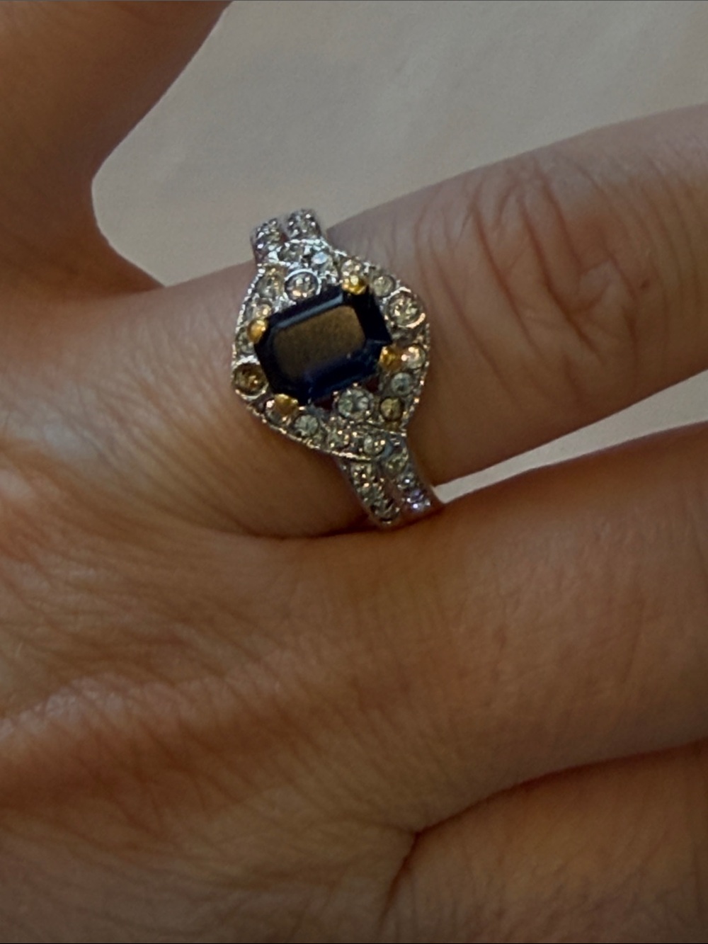 18KGE Silver Ring with Sapphire Blue Center and Clear Crystal Accents size 8